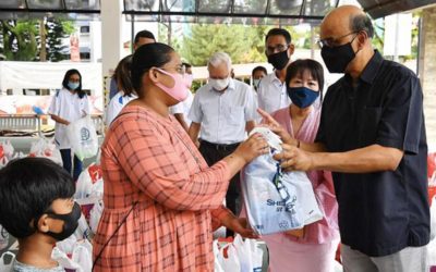 Needy single-parent families in Jurong receive groceries, vouchers – Straits Times